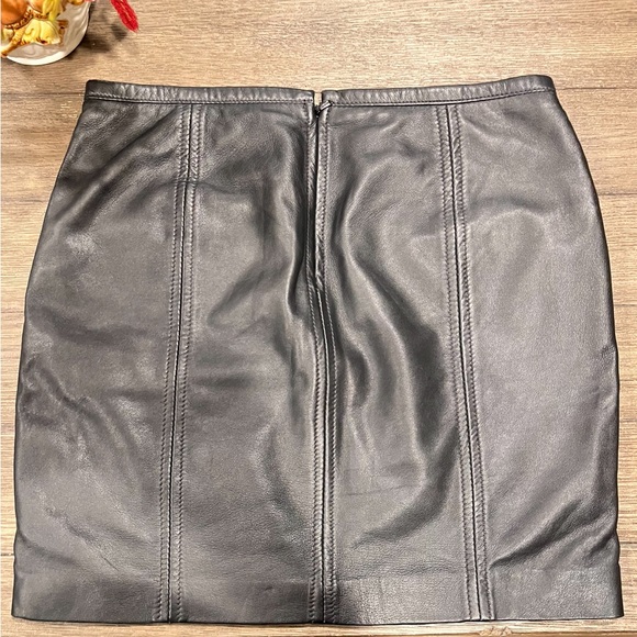 Mango MNG Suit 100% Genuine Leather Mini Skirt Black New without tags Size 4 - Picture 2 of 5